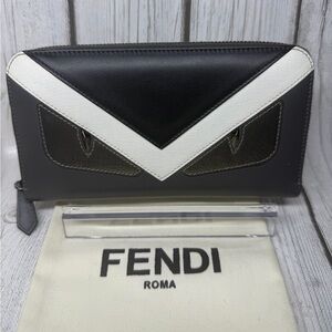 PRE LOVED FENDI Bugs Eye Monster Round Zipper Long Wallet Gray / Black Leather